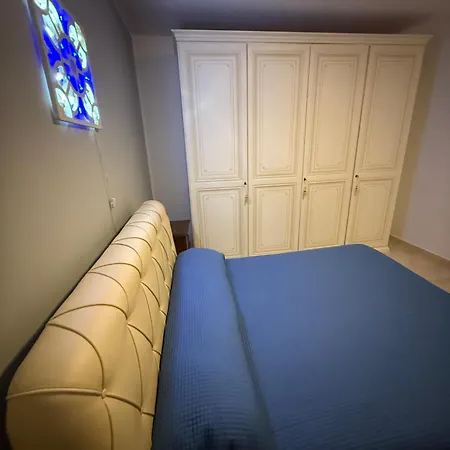 Illumina House 1 *